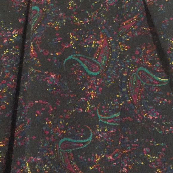 LuLaRoe skirt with pockets - Picture 2 of 3